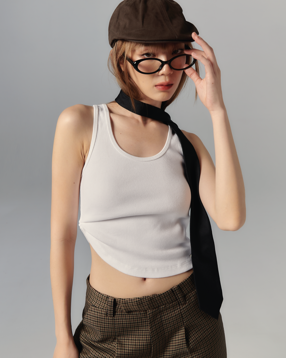 ASYMMETRICAL U-NECK TANK IN WHITE