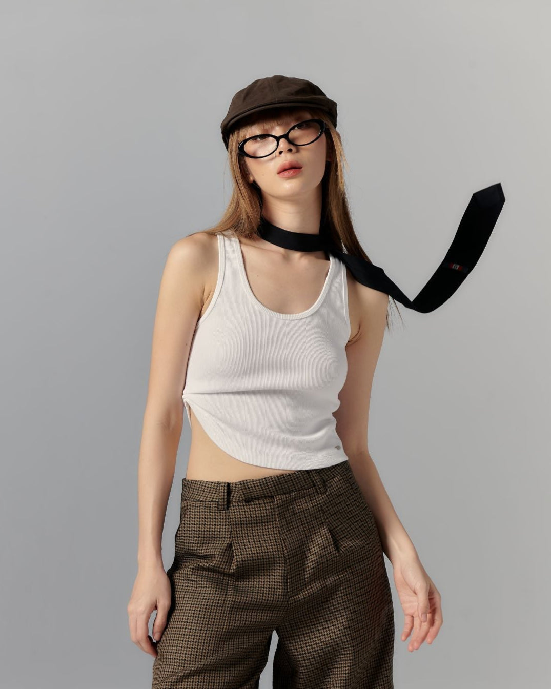 ASYMMETRICAL U-NECK TANK IN WHITE