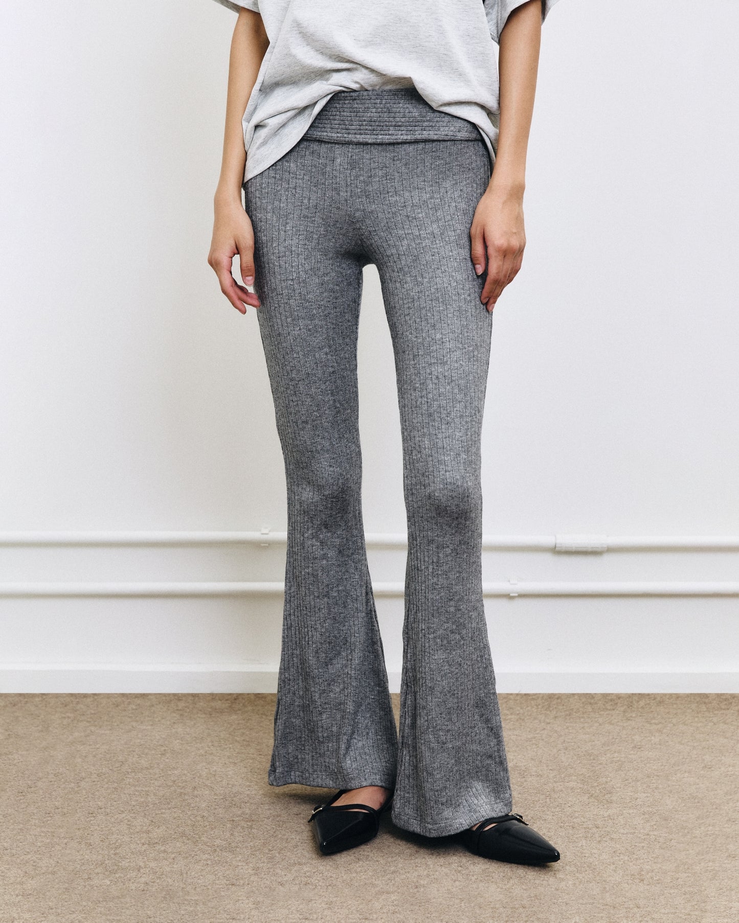 KATE FLAREPANTS IN DARK GREY