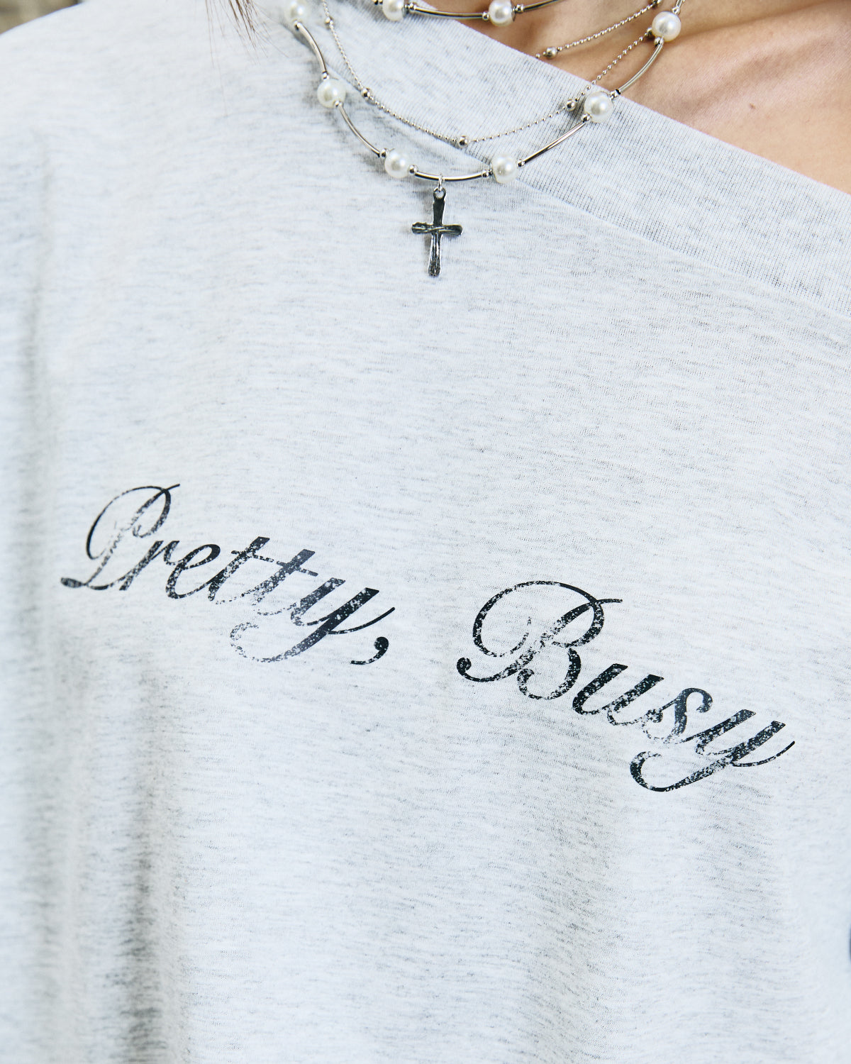 PRETTY, BUSY TEE IN LIGHT GREY