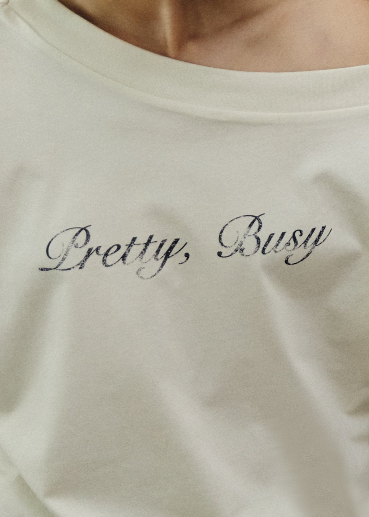 PRETTY, BUSY TEE IN CREAM