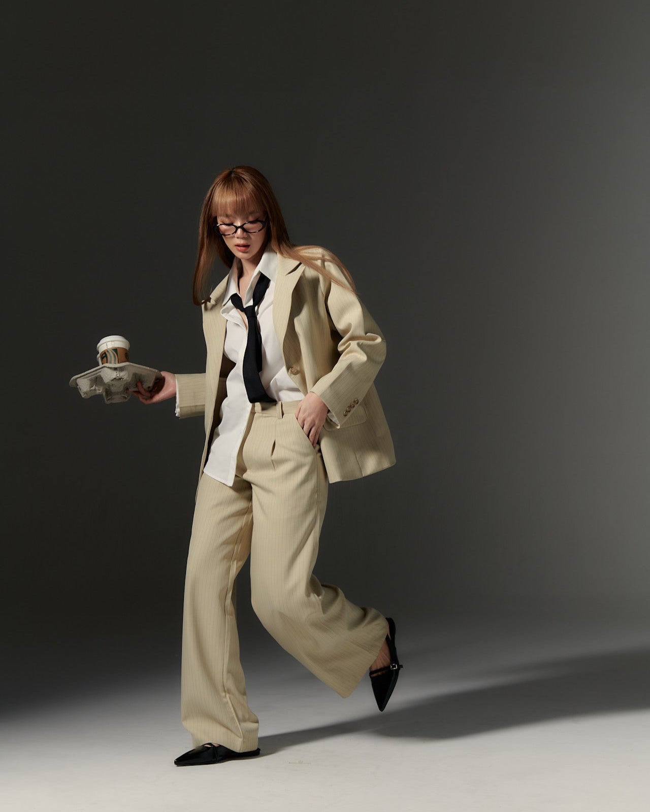 COCO BLAZER IN BEIGE PINSTRIPES