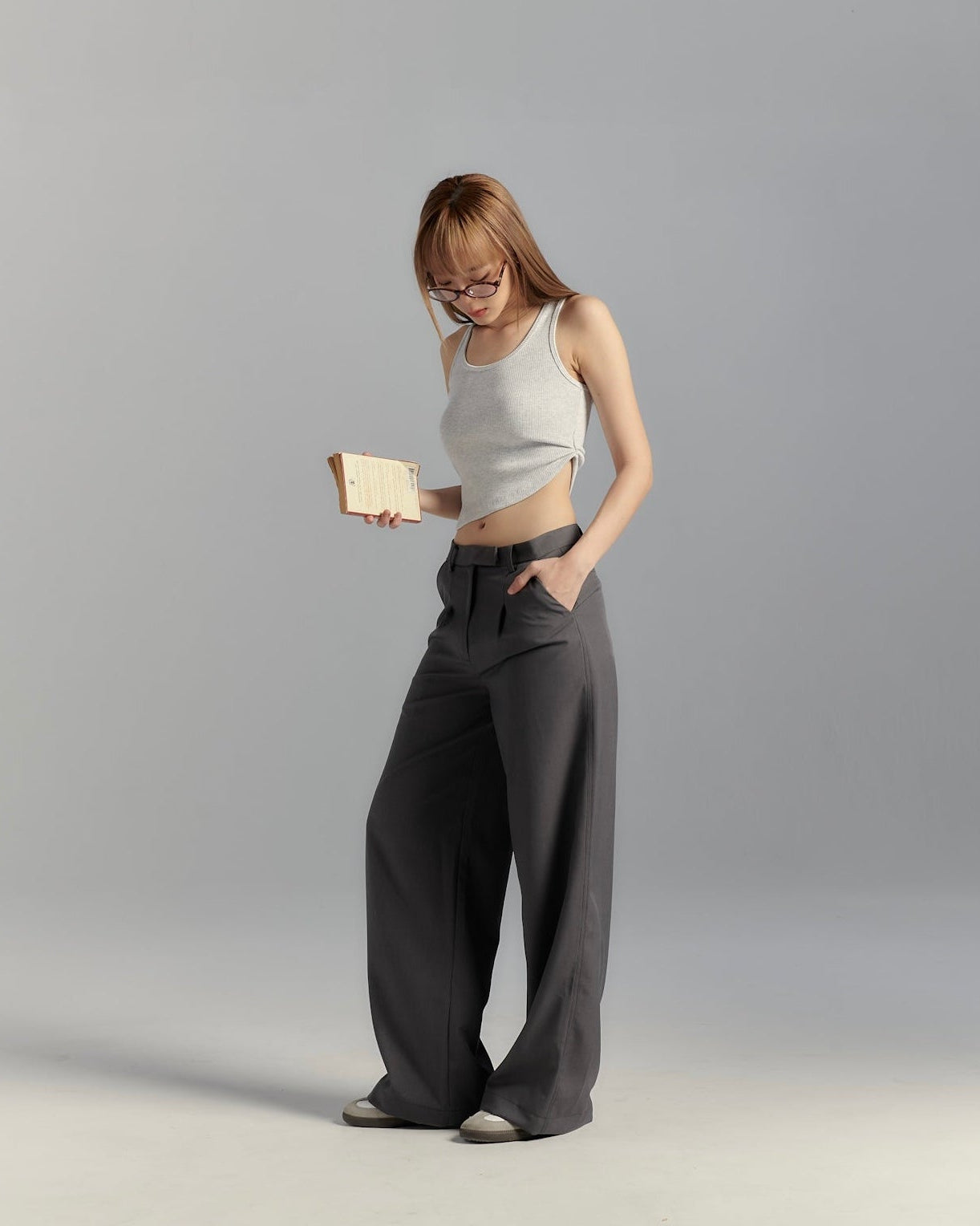ASYMMETRICAL U-NECK TANK IN GREY