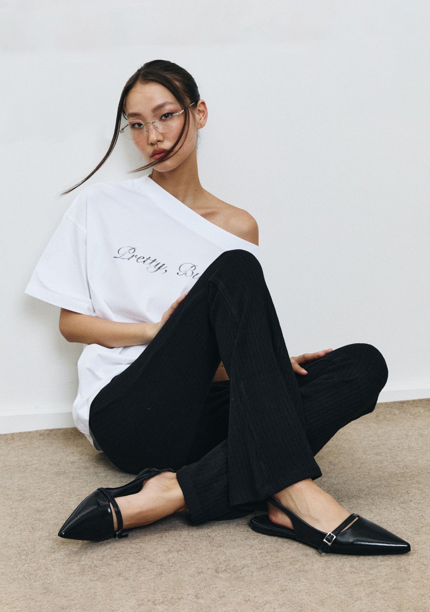 PRETTY, BUSY TEE IN WHITE