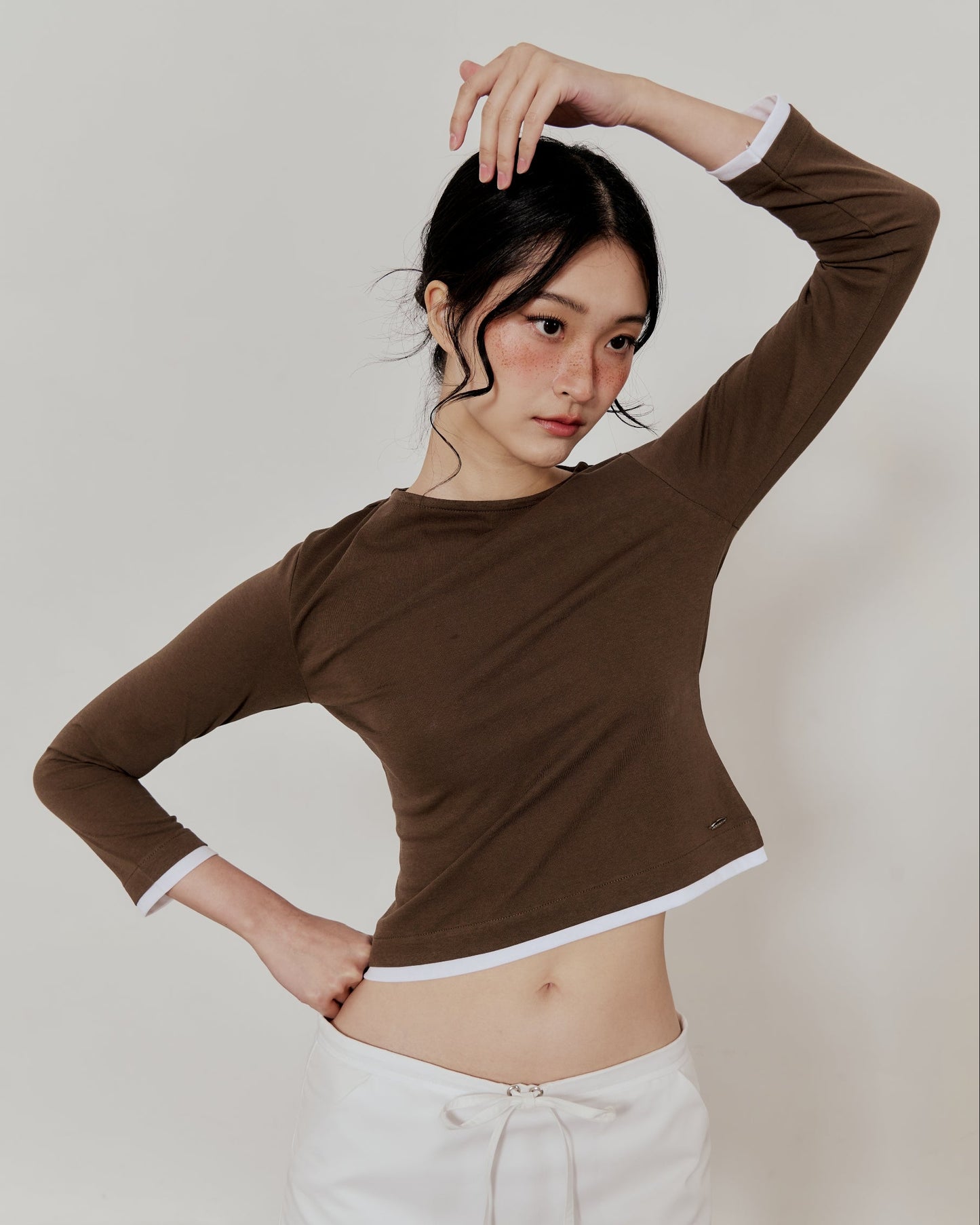 3/4 SLEEVE TOP IN BROWN