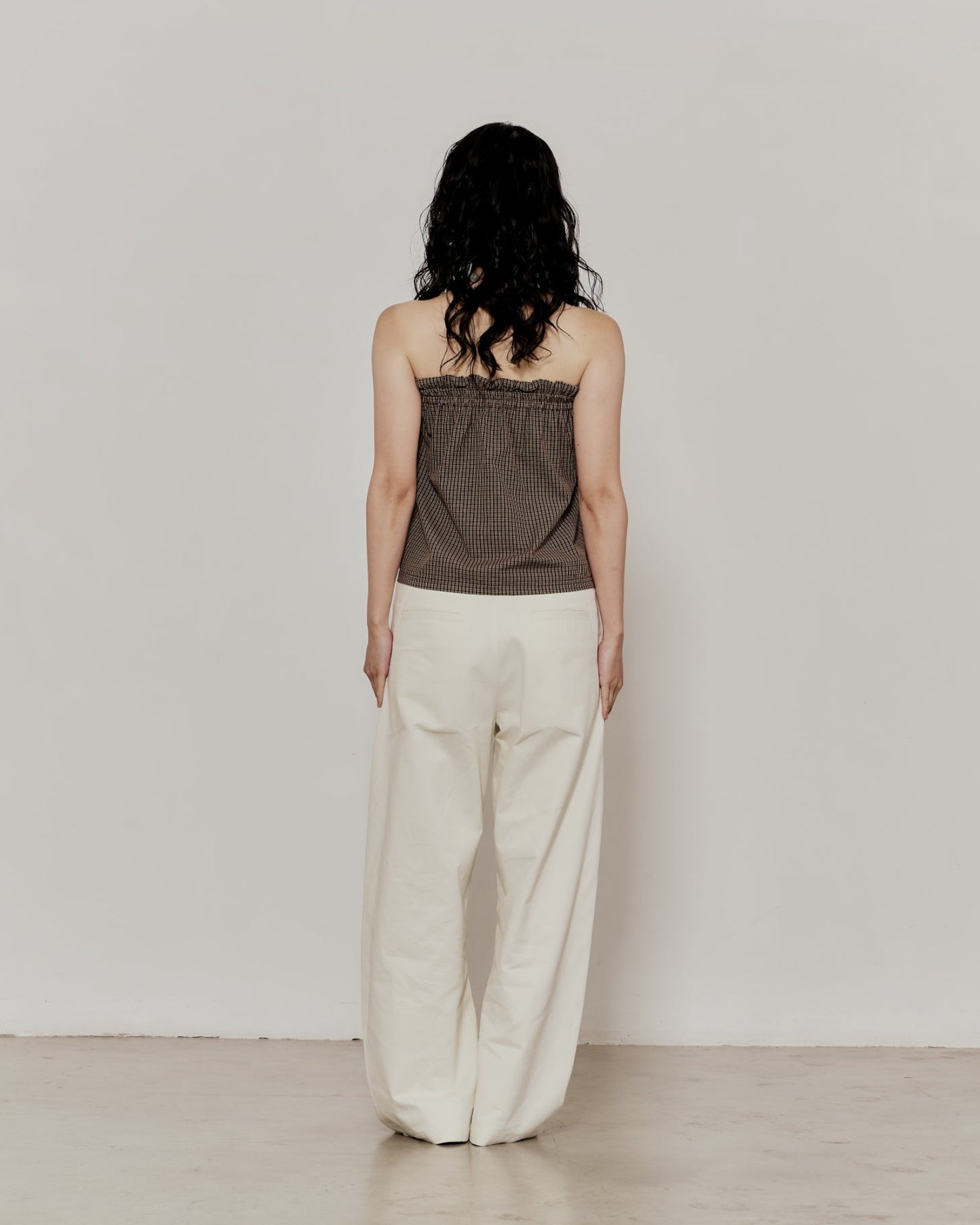 BAGGY CURVED PANTS IN CREAM
