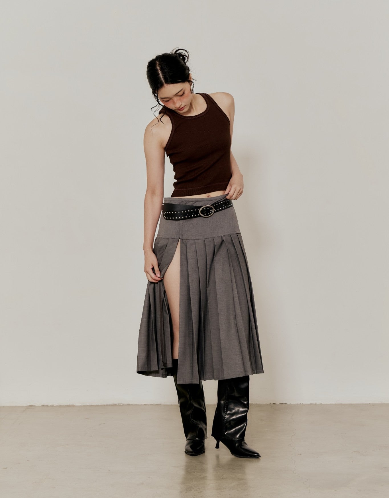 RAW HEM TANK IN BROWN