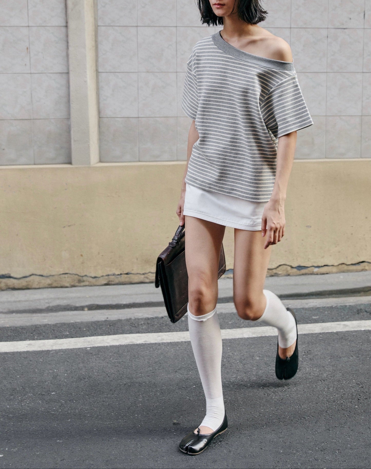 STRIPE OFF-SHOULDER IN GREY