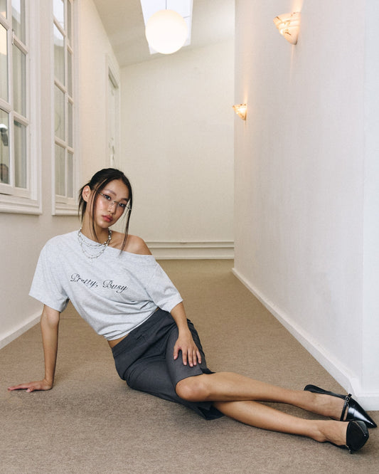 ESSENTIAL CAPRIS IN DARK GREY
