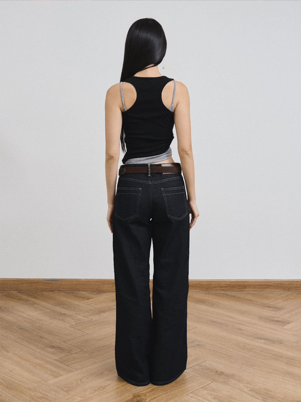 EYELET TANK IN BLACK