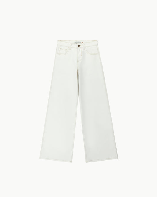 LOW-RISE WIDE LEG JEANS IN WHITE